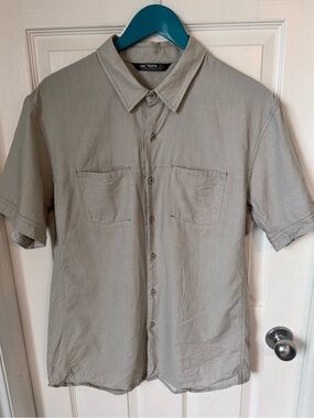 Mens Arcteryx Outdoor Button Up Shirt Size Large Grey